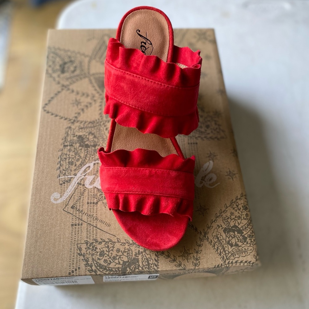 NIB Free People Rosie red suede heels size 36(US 6) - Picture 2 of 7